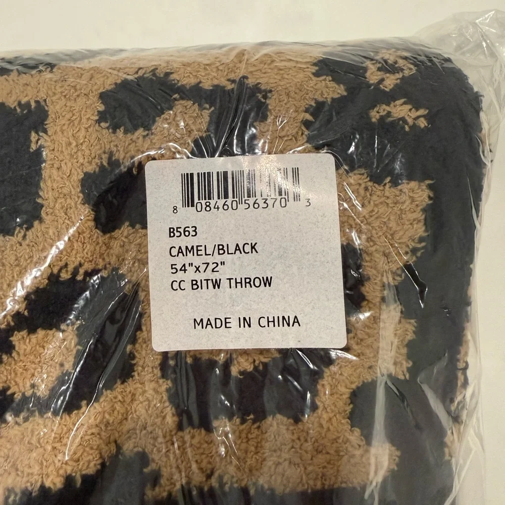 Barefoot Dreams Leopard Black and Tan Blanket 54” x 72” BNWT - Picture 7 of 8